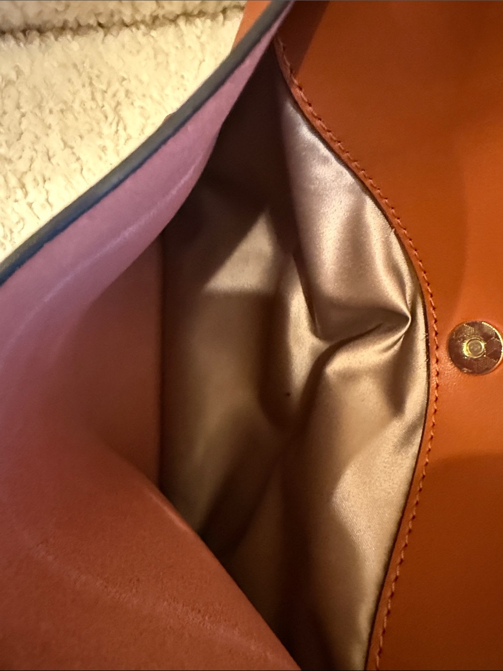 New Bostanten Tan Leather Shoulder Bag with Front & Back Pockets - Picture 5 of 7